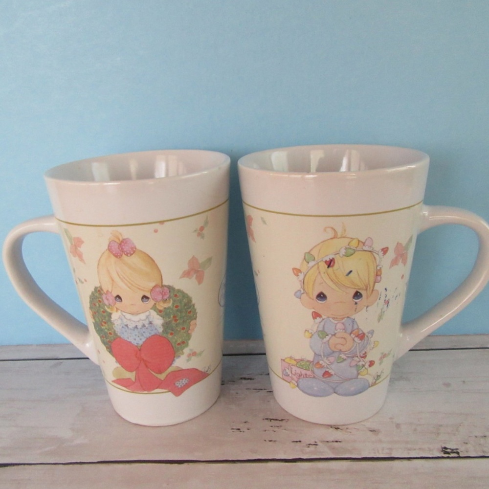 PRECIOUS MOMENTS Christmas mugs - set of 2